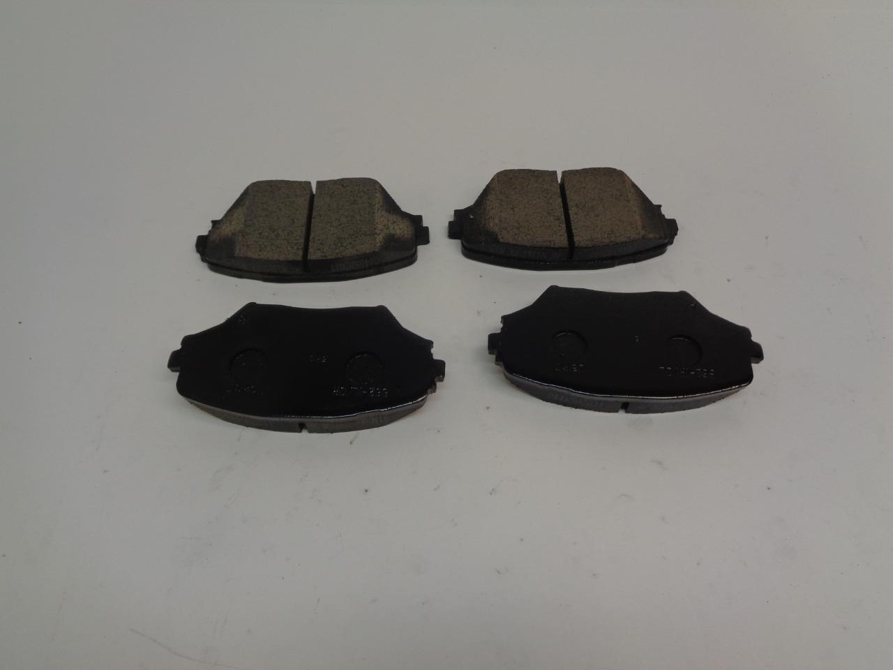 NEW TOYOTA 01-05 RAV4 FRONT BRAKE PAD KIT 04465-AZ011-TM R5