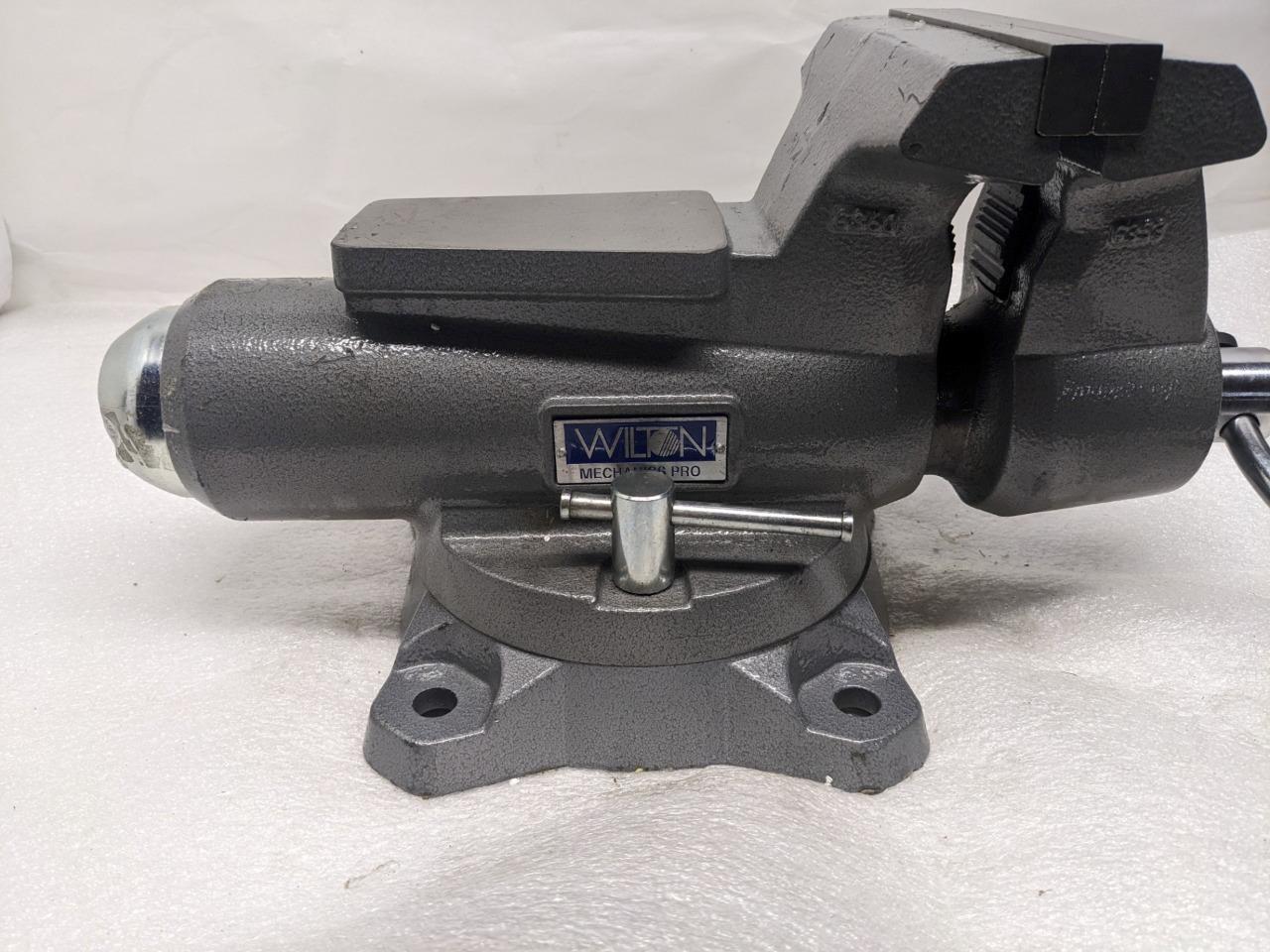 WILTON Mechanics Pro Vise 8” Jaw Width 8-1/2" Jaw Opening 360 Swivel Base B2 NEW