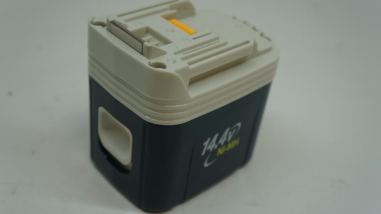 NOS MAKITA 14.4V 2.7Ah RECHARGEABLE CORDLESS BATTERY BH1427 R28