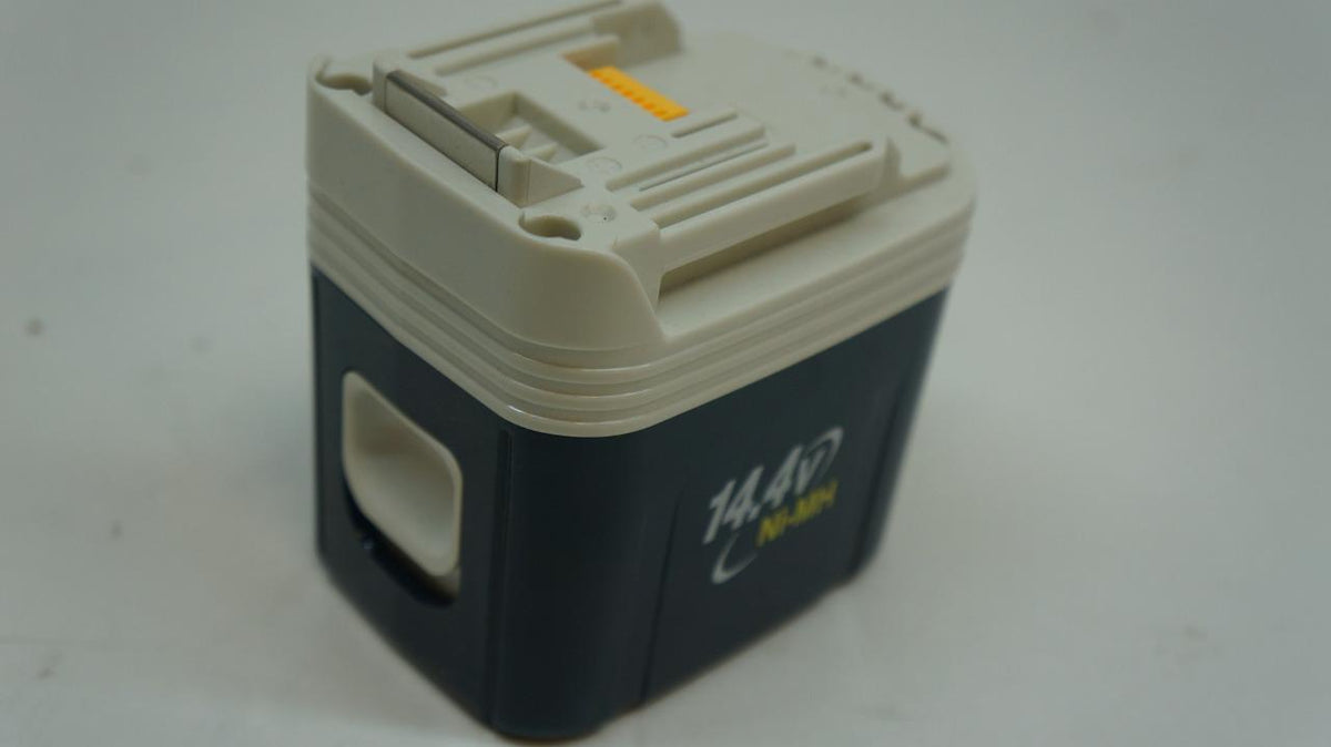 NOS MAKITA 14.4V 2.7Ah RECHARGEABLE CORDLESS BATTERY BH1427 R28