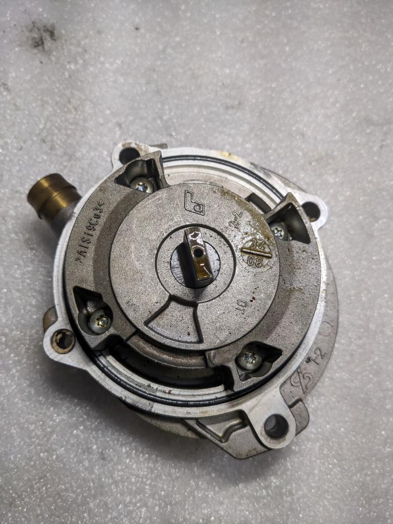 PORSCHE BOXSTER/CAYMAN ENGINE TANDEM VANE TYPE PUMP 99710702202 USED 996B.G.L.