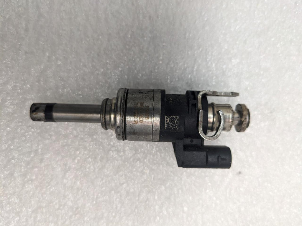 15-18 PORSCHE CAYENNE MACAN 958 TURBO FUEL INJECTOR 94611012830 USED R21SPB