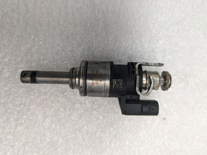 15-18 PORSCHE CAYENNE MACAN 958 TURBO FUEL INJECTOR 94611012830 USED R21SPB