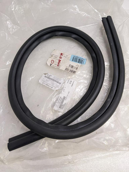 PORSCHE 97051161201 REAR HOOD SEAL FOR 10-16 PANAMERA NEW PGB2