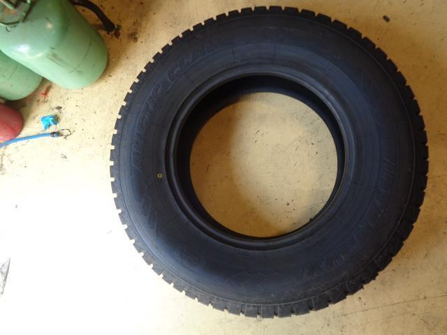 2 NEW ARTIC CLAW WINTER WXI 275 70 18 125/122Q TIRES ARC74 SU16 Q2