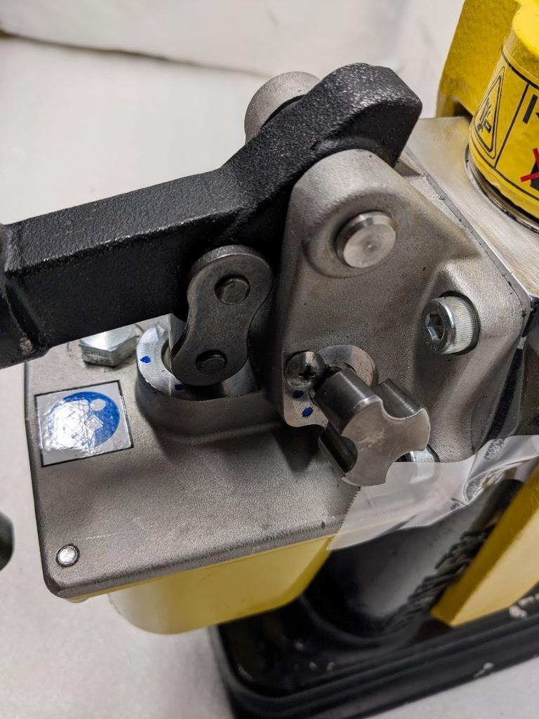 STANLEY TJ12111S HYDRAULIC TRACK JACK TJ12 NEW H2