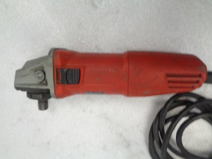 MILWAUKEE 4-1/2" 7 AMP SMALL ANGLE GRINDER 6130-33 USED R22