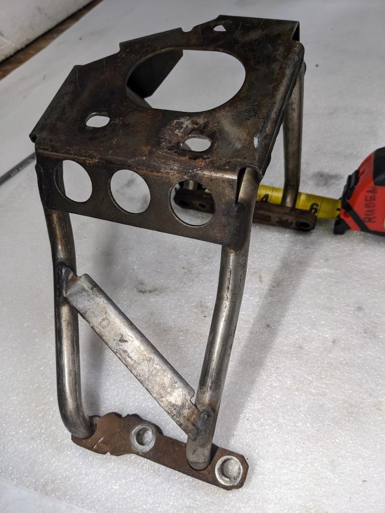 PORSCHE BOXSTER 987 05-08 MUFFLER SUPPORT BRACKET LEFT 99611112755 USED 996B.G.L