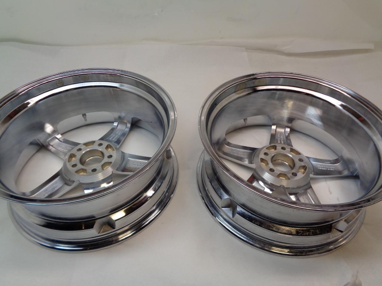 PAIR OF LEXANI R-FOUR FULL CHROME 20x8.5 5x115 ET15 WHEELS WR