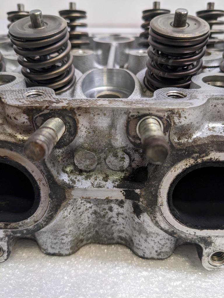 PORSCHE 948104104 LEFT ENGINE CYLINDER HEAD FOR 03-06 CAYENNE 4.5L USED #2 I2