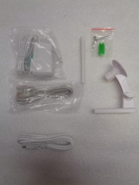 FOSCAM FI9821PR 720P HD RESOLUTION WIRELESS IP SECURITY CAMERA R28