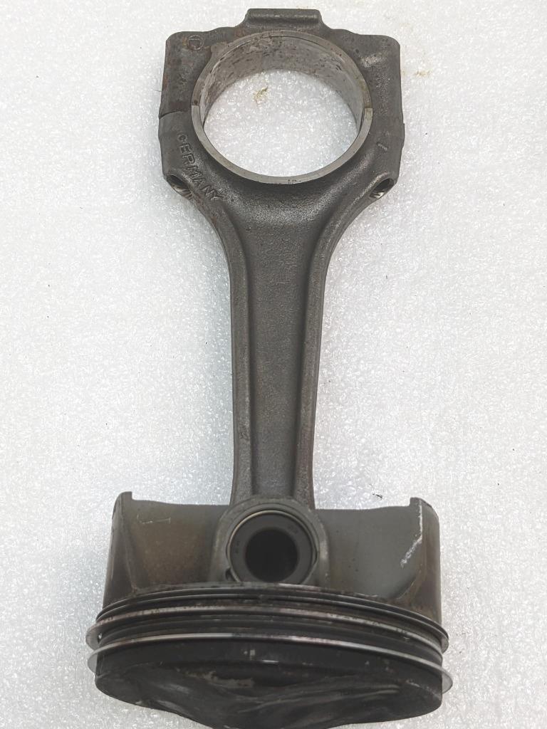 PORSCHE CAYENNE PISTON CONNECTING ROD #2 (CRACKED) 9461191R USED R24