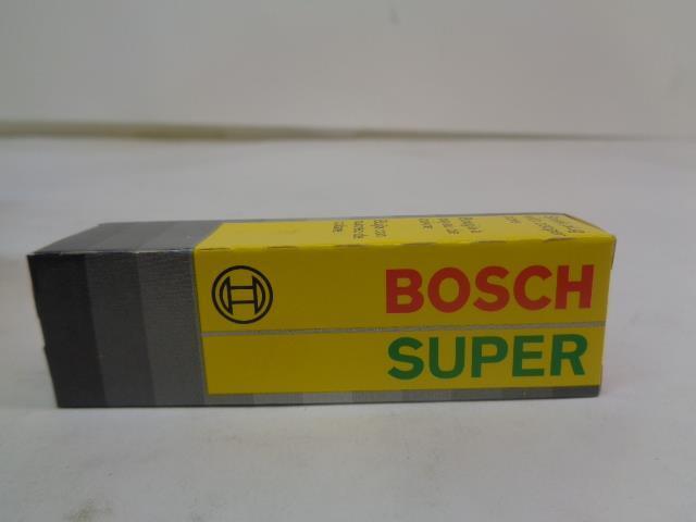 BRAND NEW BOSCH CHEVY MITSUBISHI SUPER SPARK PLUG 10 PACK 7563 R13T3