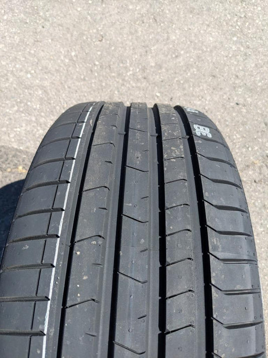 2 PIRELLI P ZERO PZ4 LUXURY (*) (KS) (RSC) P 225 40 19 93T XL TIRES 2750900 CQ3