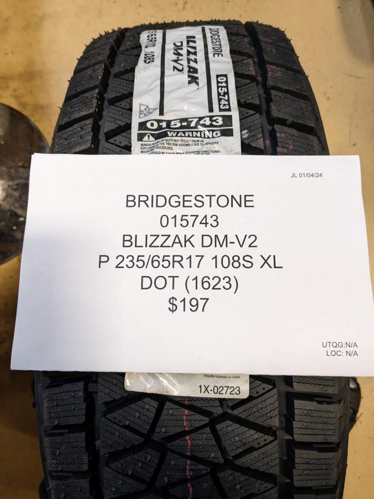 BRIDGESTONE BLIZZAK DM-V2 P 235 45 20 100S XL TIRE 005853 CQ1