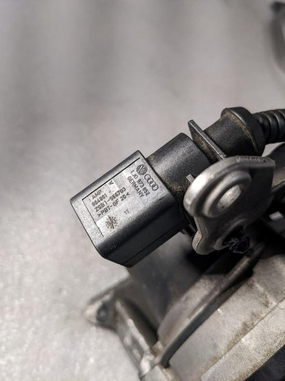 PORSCHE BOXSTER CAYMAN ENGINE AIR INJECTION PUMP/BRACKET 9971131371R USED 996B.G