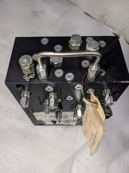 HYDRAULIC MANIFOLD ASSEMBLY 203270-1 VACRO USED R10