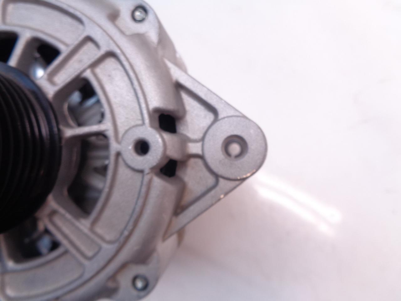 NEW ALTERNATOR WITH PULLEY 12V 7E29 R14B1