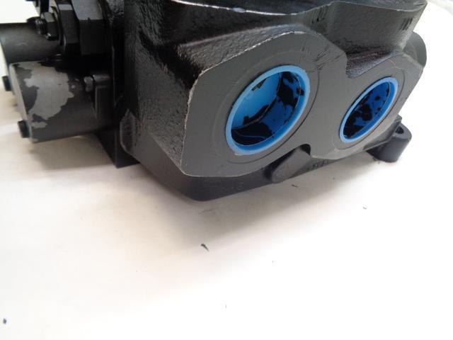 PARKER DIRECTIONAL CONTROL VALVE 2 SPOOL GREY IRON V70 SERIES R32