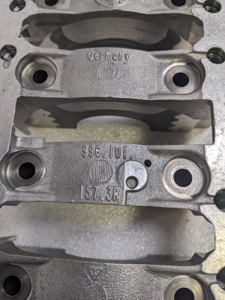 PORSCHE 9961011583R 9961011573R CRANKSHAFT CASE FOR 03 BOXSTER 986 2.7L USED 12