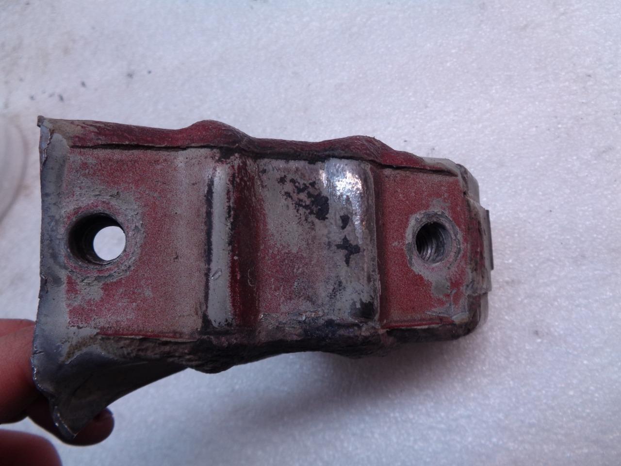 USED PORSCHE 928 FRONT SWAY BAR BRACKET R24T7