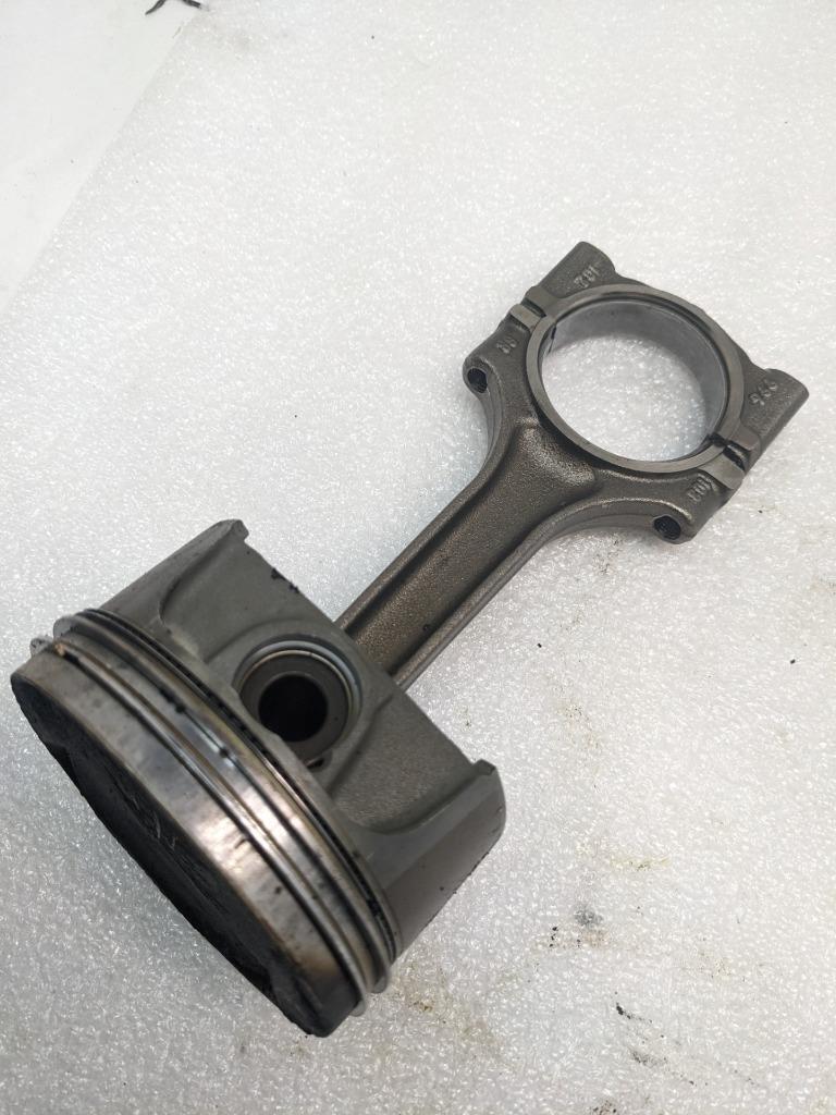 PORSCHE 986 BOXSTER 2.7L PISTON W/CONNECTING ROD #5 9961031028R USED 996GL2T1