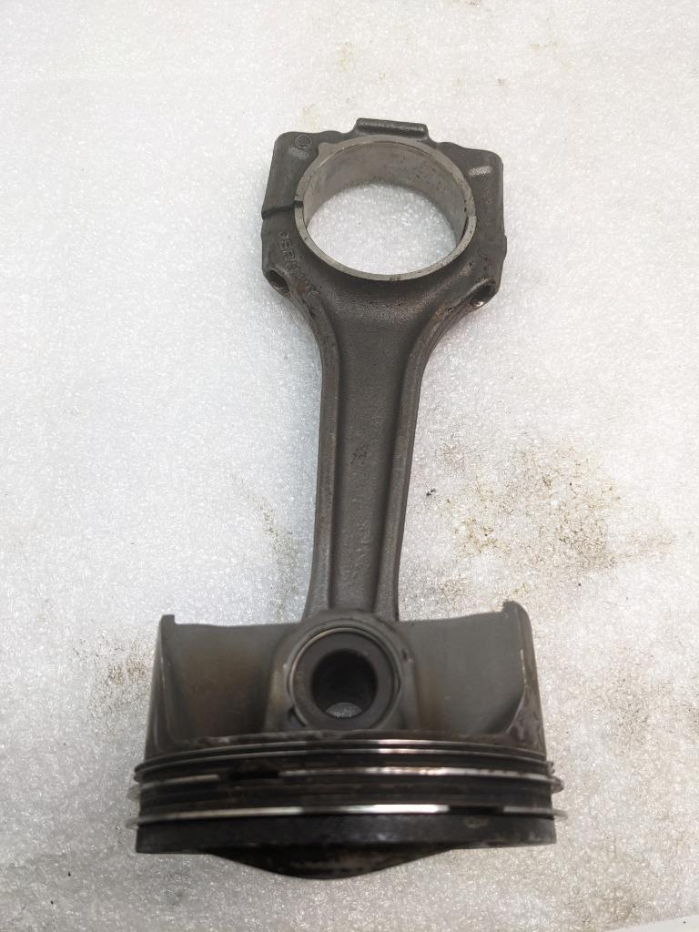 PORSCHE CAYENNE PISTON CONNECTING ROD #5 (CRACKED) 9461191R USED R24