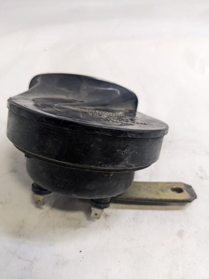 PORSCHE 84-91 944 LOW PITCH TONE ELECTRIC HORN SIREN MIXO TR129 #5 USED R21T2