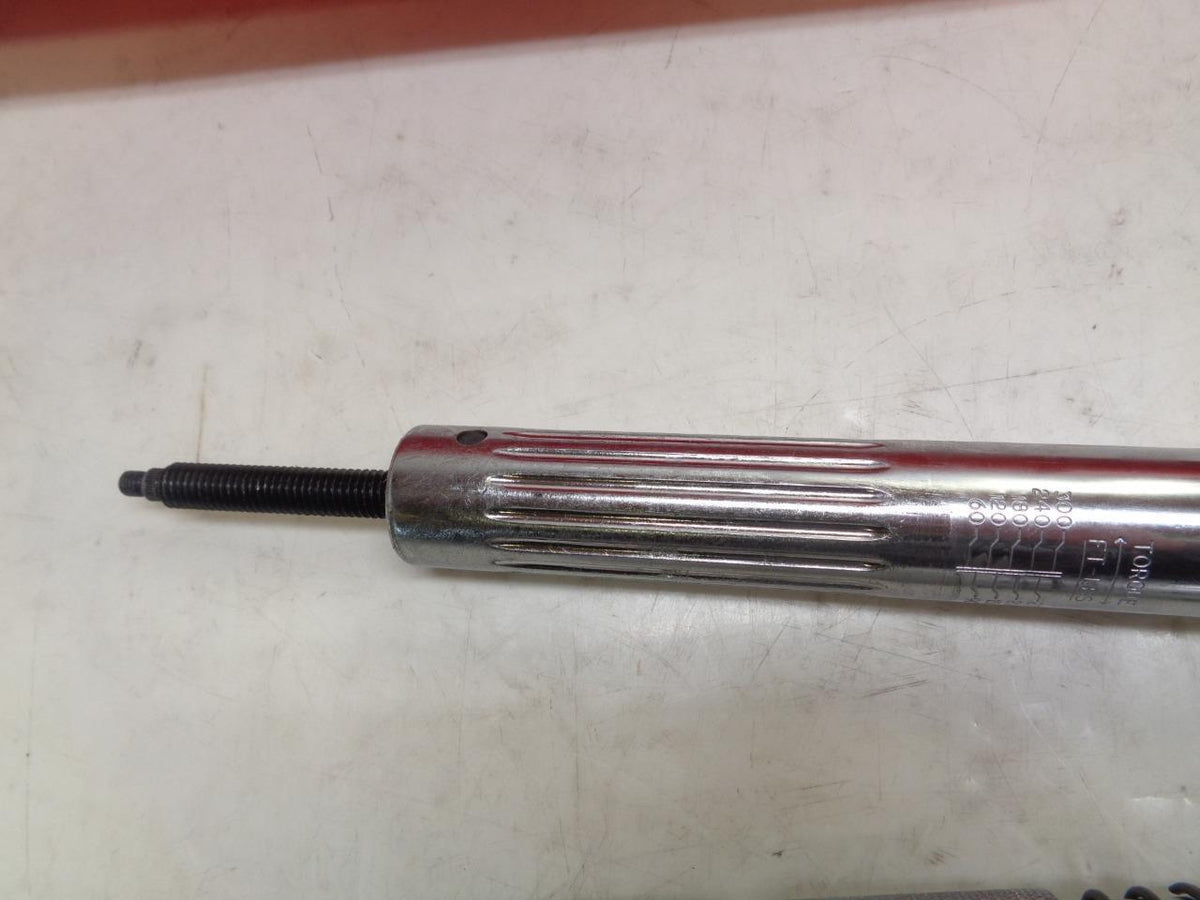 NEW FOR PARTS PROTO J6018AB 3/4 INCH DRIVE TORQUE WRENCH 32" 60-300LB RANGE R18