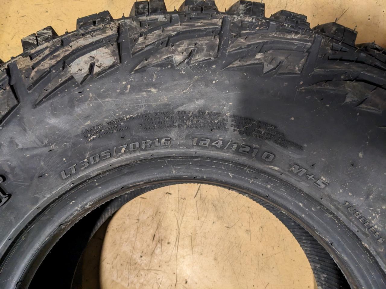 KANATI MUD HOG M/T LT 305 70  16 124/121Q LRE 10PLY TIRE LH1630570E-252 CQ1