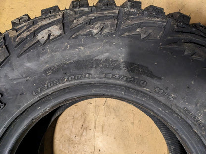 KANATI MUD HOG M/T LT 305 70  16 124/121Q LRE 10PLY TIRE LH1630570E-252 CQ1