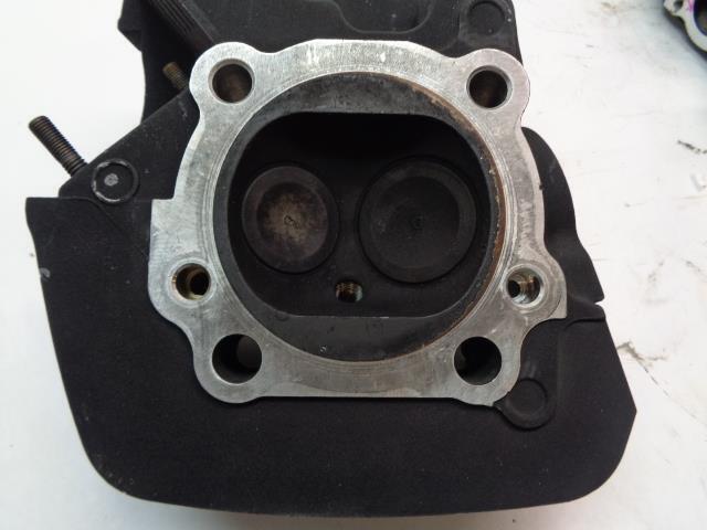 1 USED PAIR OF HARLEY DAVIDSON ROAD KING 2006 CYLINDER HEADS R16