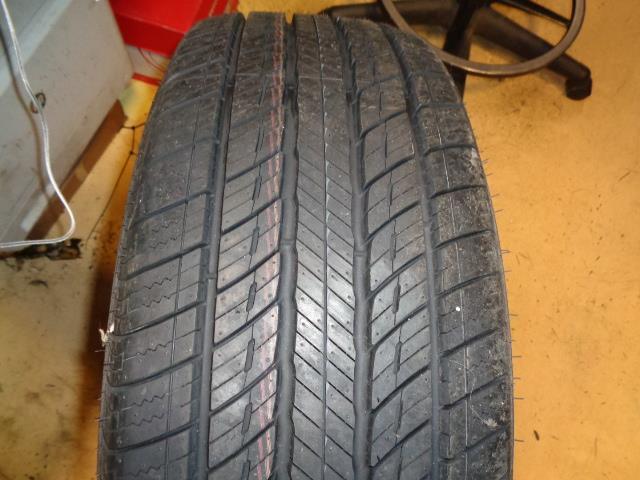 1 UNIROYAL TIGER PAW TOURING AS DT 255 60 18 108H SL TIRE 03436