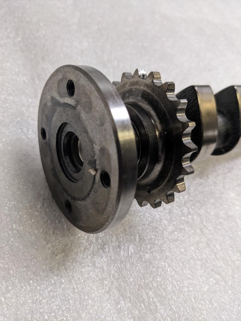 PORSCHE 911 996 (1998-2005) CAMSHAFT INTAKE (CYLINDER4-6) 996222 USED 996B.G.L.