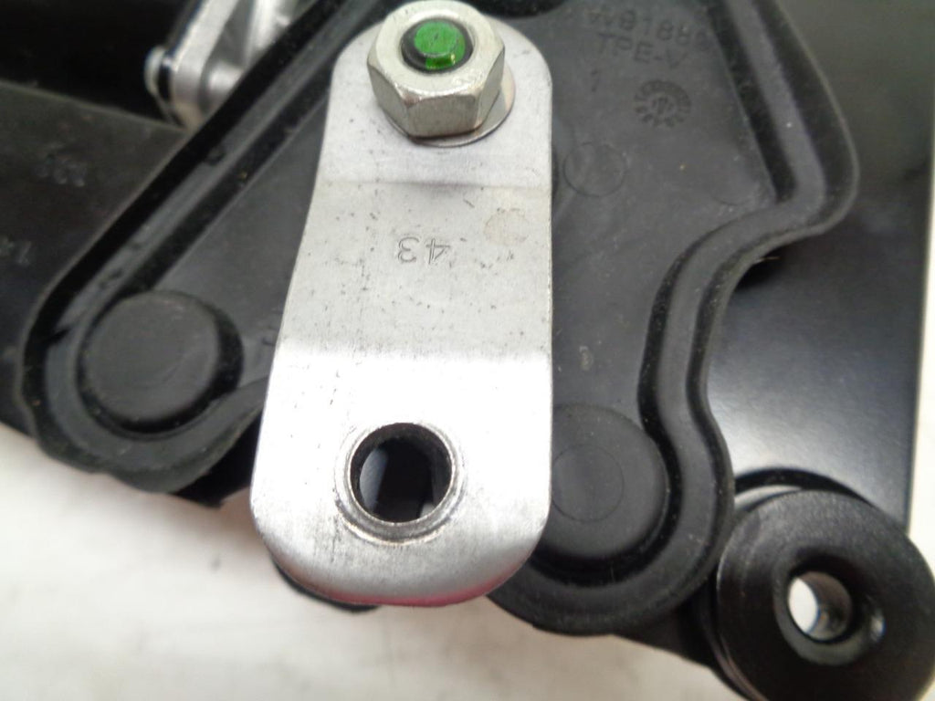 NEW GENUINE MERCEDES-BENZ WIPER MOTOR 463 906 97 01 R13
