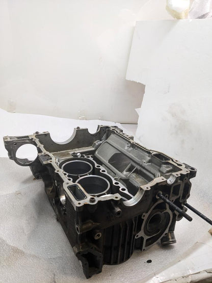 PORSCHE 911/996 RIGHT SIDE ENGINE BLOCK 9961011690R USED B2