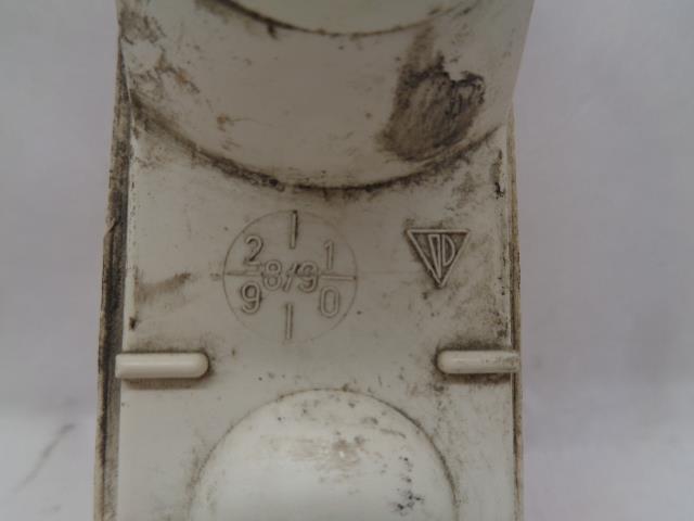 USED PORSCHE REAR LEFT SIDE MARKER LENS ONLY 944 631 425 02 R25T4