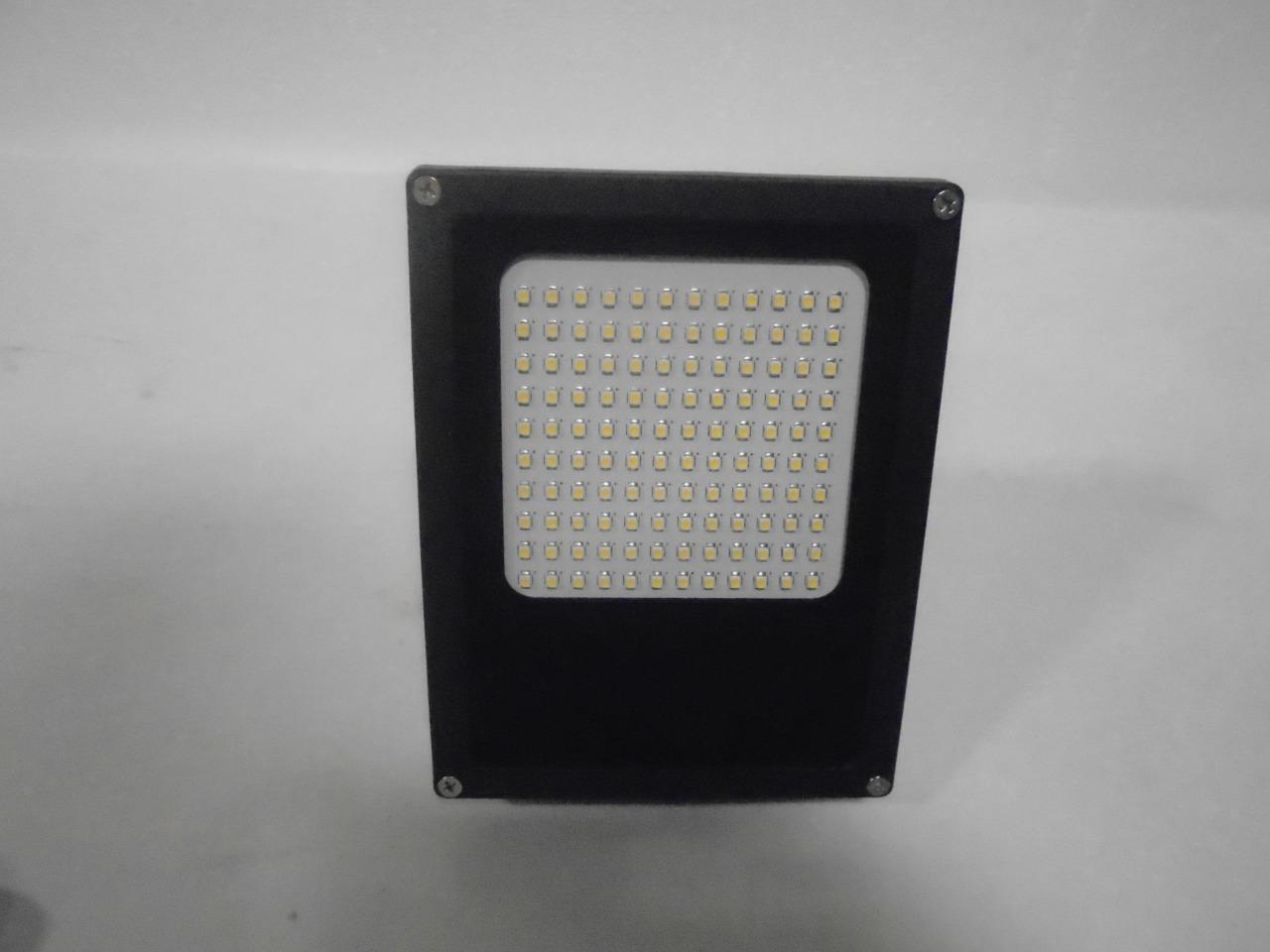 NEW Solar Flood Light 120 LED 1000 Lumen Waterproof Indoor/Outdoor IP65 R34