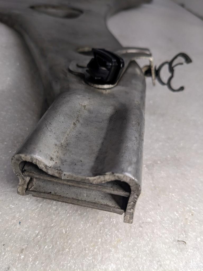 PORSCHE 911/996 ENGINE CRADLE MOUNT 99637501107 USED 996B.G.L.