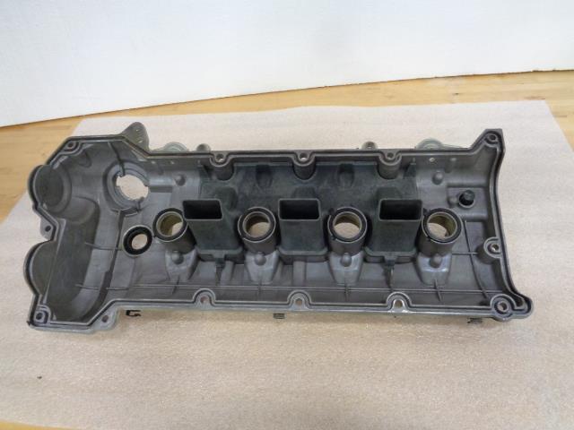 OEM USED PORSCHE RIGHT ENGINE VALVE COVER 948 105 135 02 CAYENNE 2008-2009 R31T1