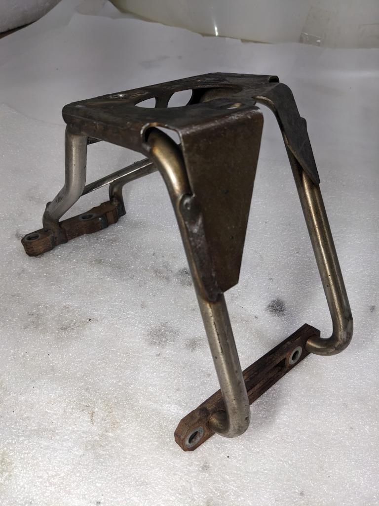 PORSCHE BOXSTER 987 05-08 MUFFLER SUPPORT BRACKET LEFT 99611112755 USED 996B.G.L