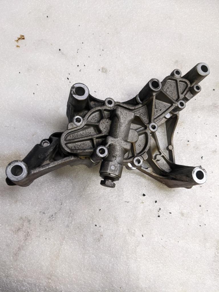 PORSCHE BOXSTER 987 2005-2008 3.2 OIL PUMP COVER 9971071124R USED R20