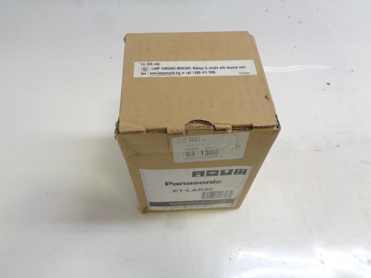 PANASONIC ET-LAB30 PROJECTOR LAMP W/ HOUSING NEW R17