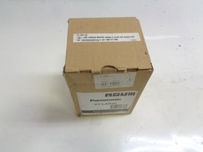 PANASONIC ET-LAB30 PROJECTOR LAMP W/ HOUSING NEW R17