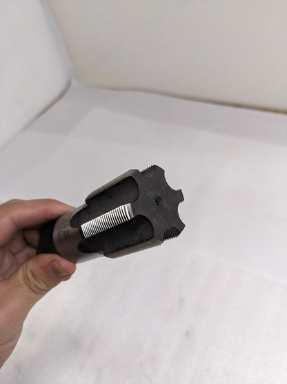 REGAL 1-1/2"-18 NEF PLUG TAP HSG H-7 W/ HALF CASE NEW R22T5