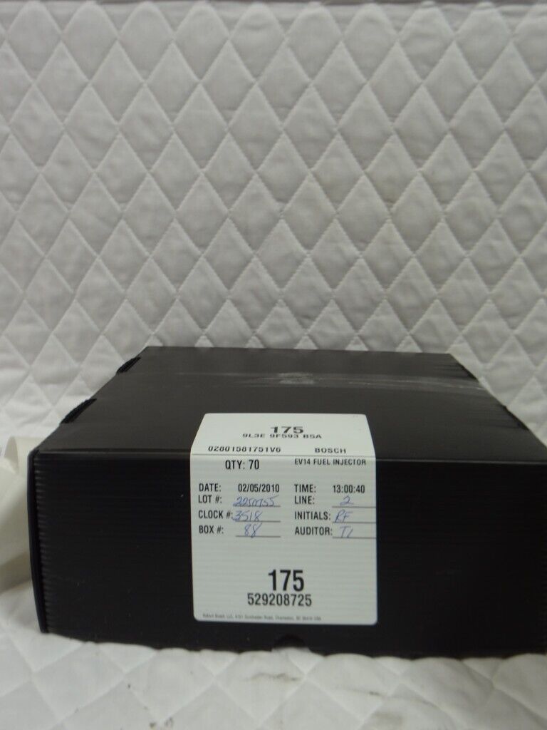 NEW BOSCH 0 280 158 174 FUEL INJECTOR 9L3E-9F593-B5A LINCOLN NAVIGATOR R13