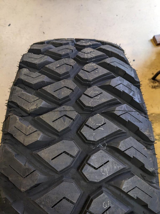 MAXXIS RAZR M/T LT 37 12.50 20 128Q LRF 12PLY TIRE TL00036300 CQ2