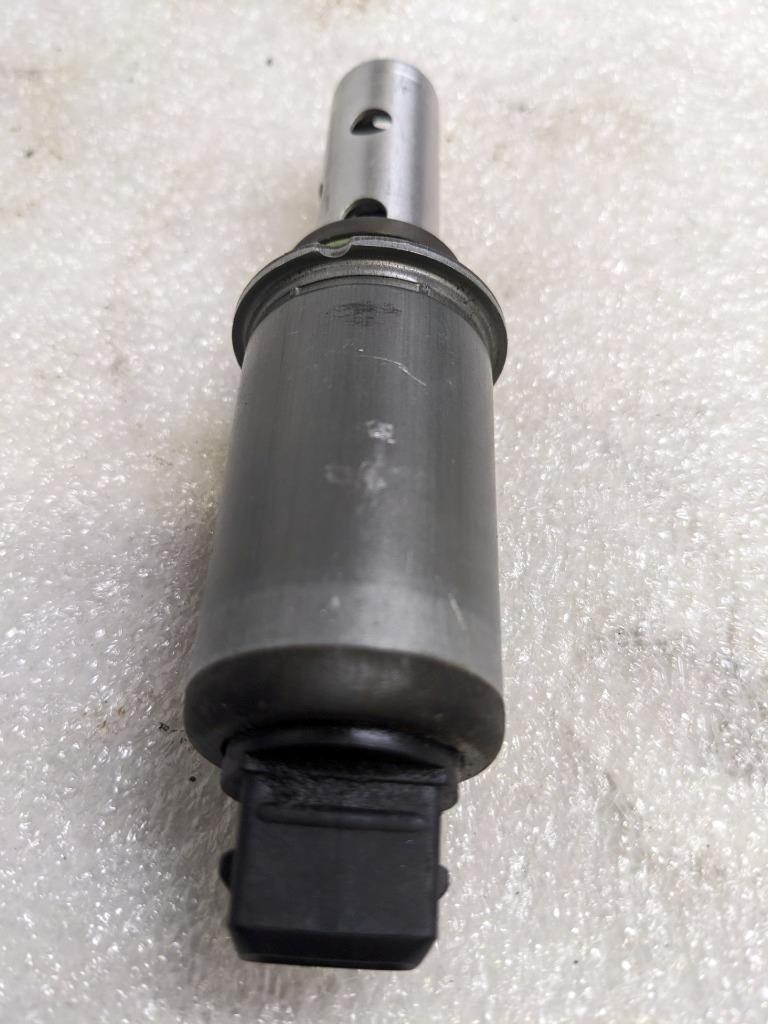 PORSCHE BOXSTER 987 05-08 VARIABLE VALVE TIMING SOLENOID 99610530305 USED 996G.L