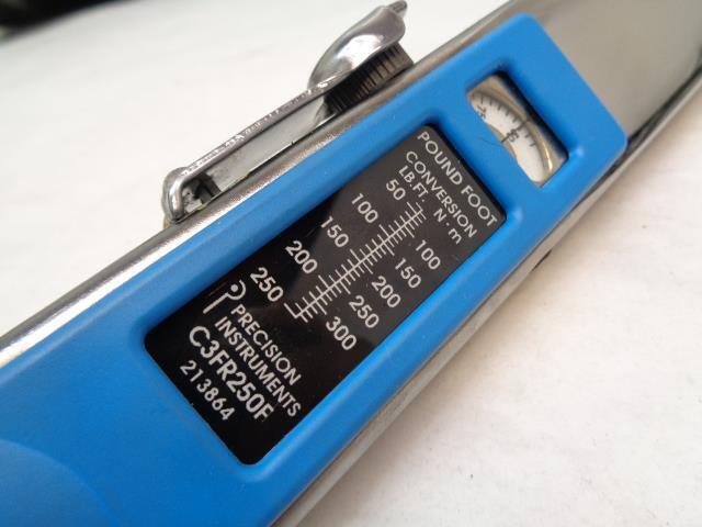 NEW PRECISION INTRUMENTS C3FR250F 1/2" DRIVE 40-250lb RANGE TORQUE WRENCH R22
