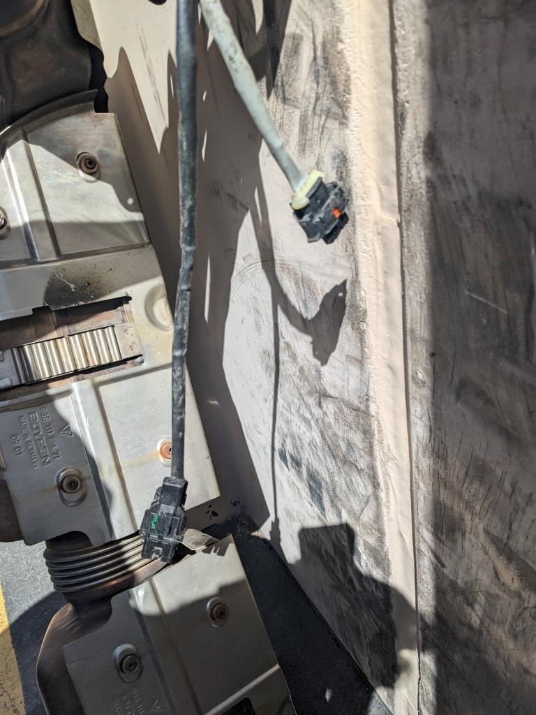 PORSCHE 99611102773 MUFFLER EXHAUST ASSEMBLY FOR 01-05 PORSCHE 911 996 USED B2